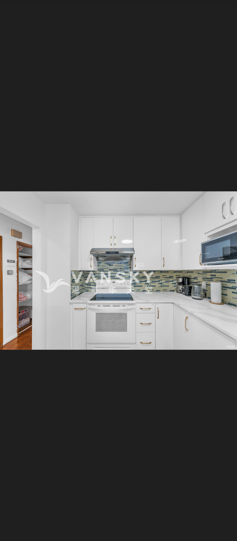 250902151657_kitchenstove .png